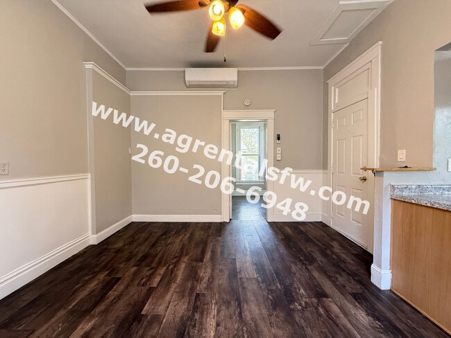 Foto del edificio - 2411 Fox Ave