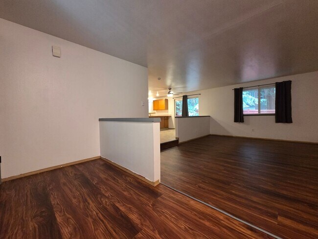 Foto del edificio - Charming Rambler in Gated Clearwood Community