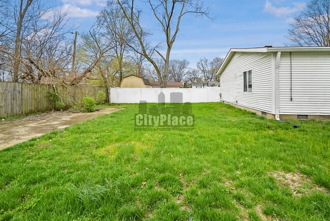 Photo - 2841 W Ray St House