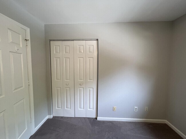 Building Photo - 5740 Coach House Cir