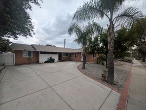 Building Photo - 510 S College Ave