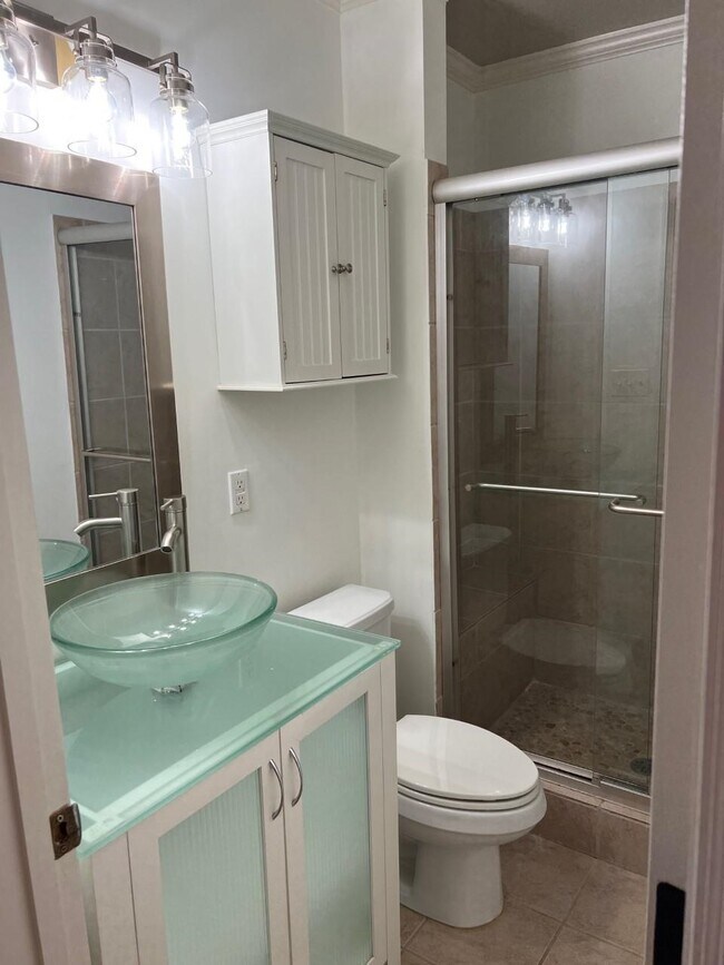 Foto del edificio - 2773 Iroquois Rd