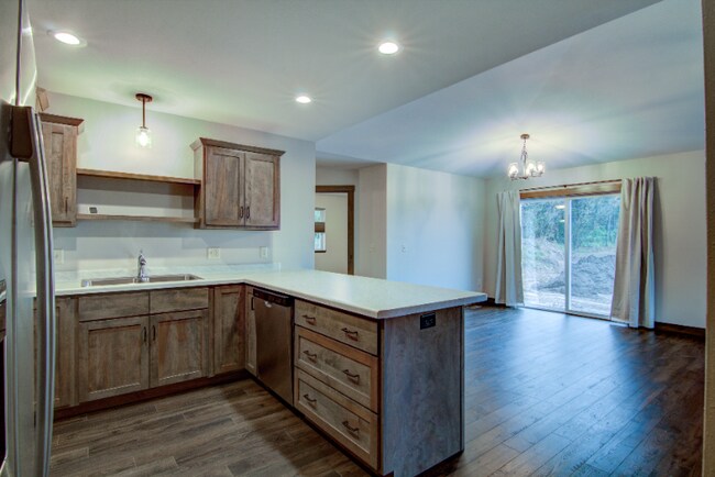 Foto del edificio - 1147 Juniper Pl