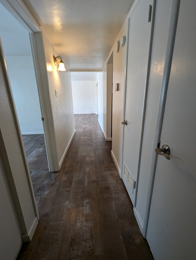 Foto del edificio - 1812 S Hardy Dr