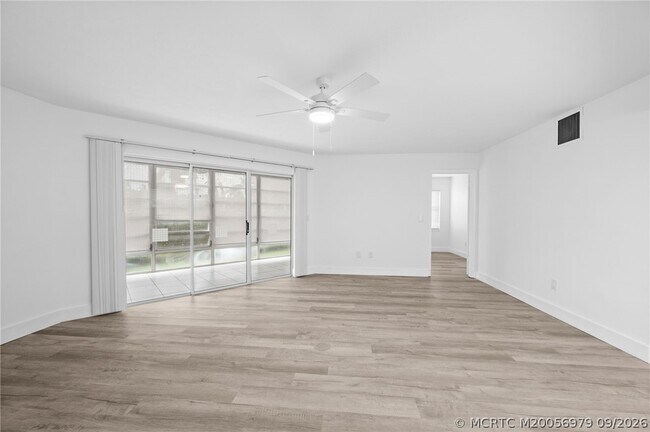 Building Photo - 3236 SE Aster Ln