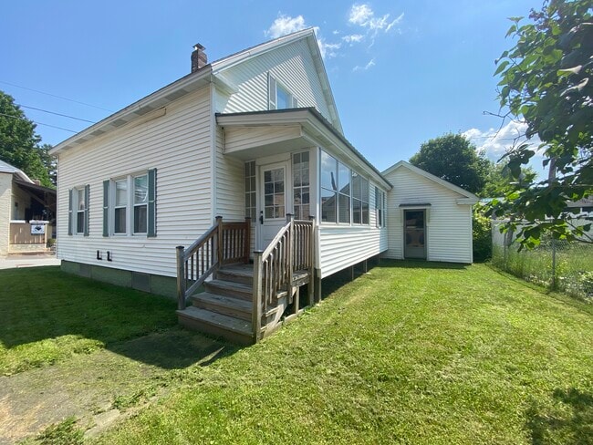 Building Photo - 14 Veteran Ct