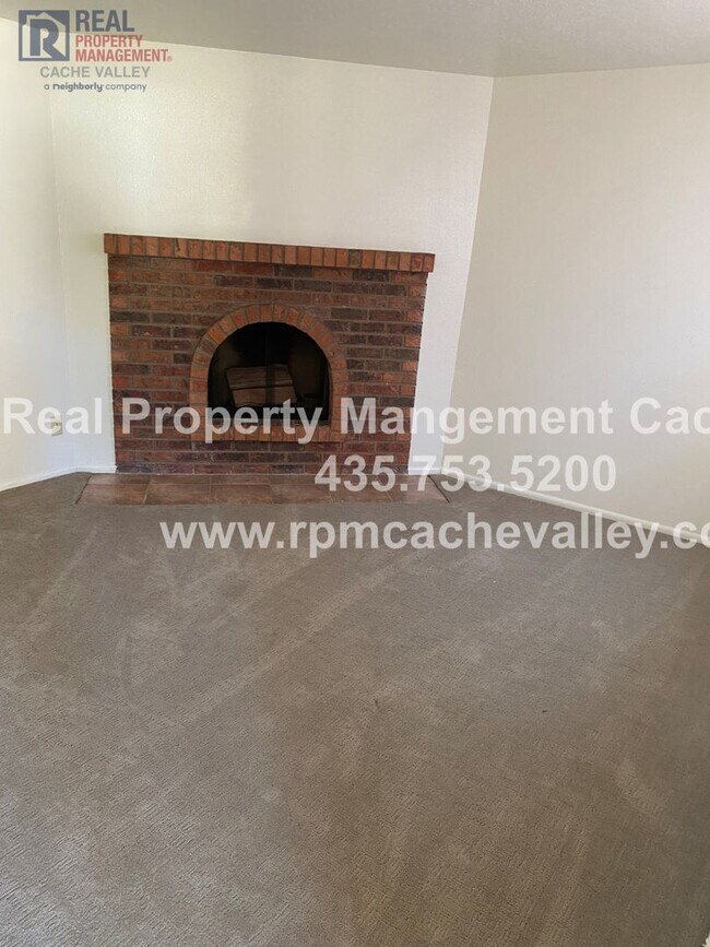 Foto del edificio - 271 Riverbend Rd