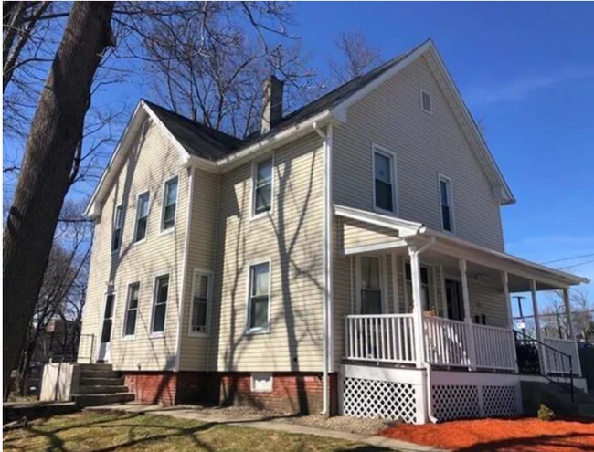 Building Photo - 51 Uxbridge St