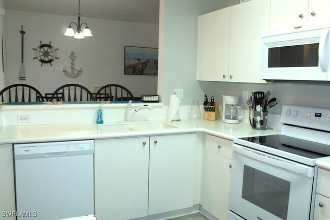 Foto del edificio - 15430 Bellamar Cir