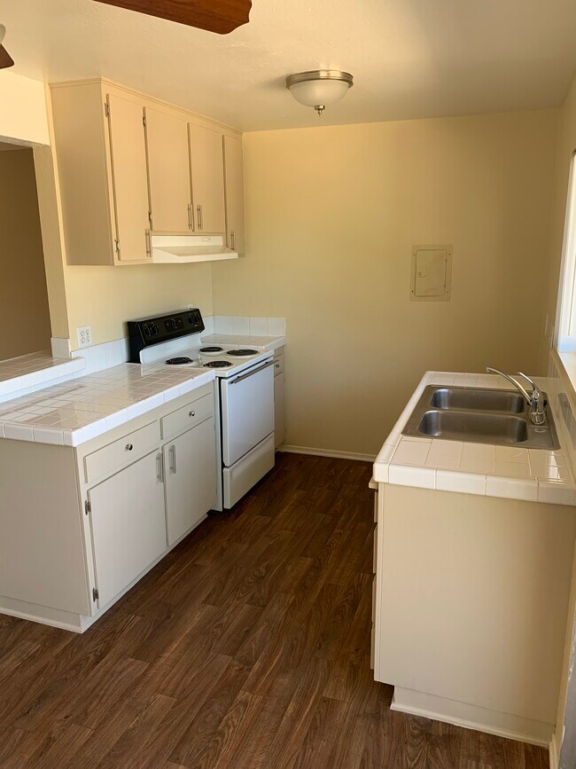 Foto del edificio - 3523 W Savanna St