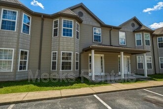 Building Photo - 40 Ariel Dr