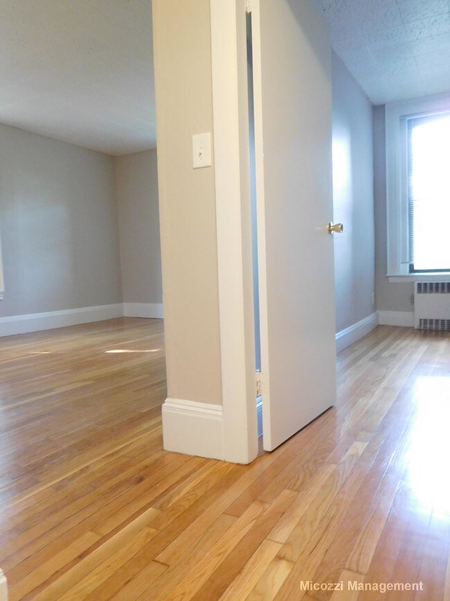 Foto del edificio - 1455 Beacon St