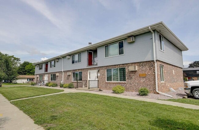 Building Photo - Grand Avenue Apartments