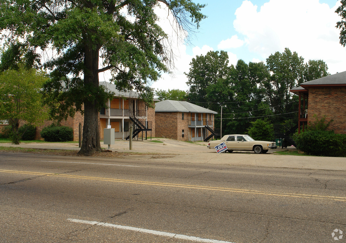 Building Photo - 1550 W Capitol St