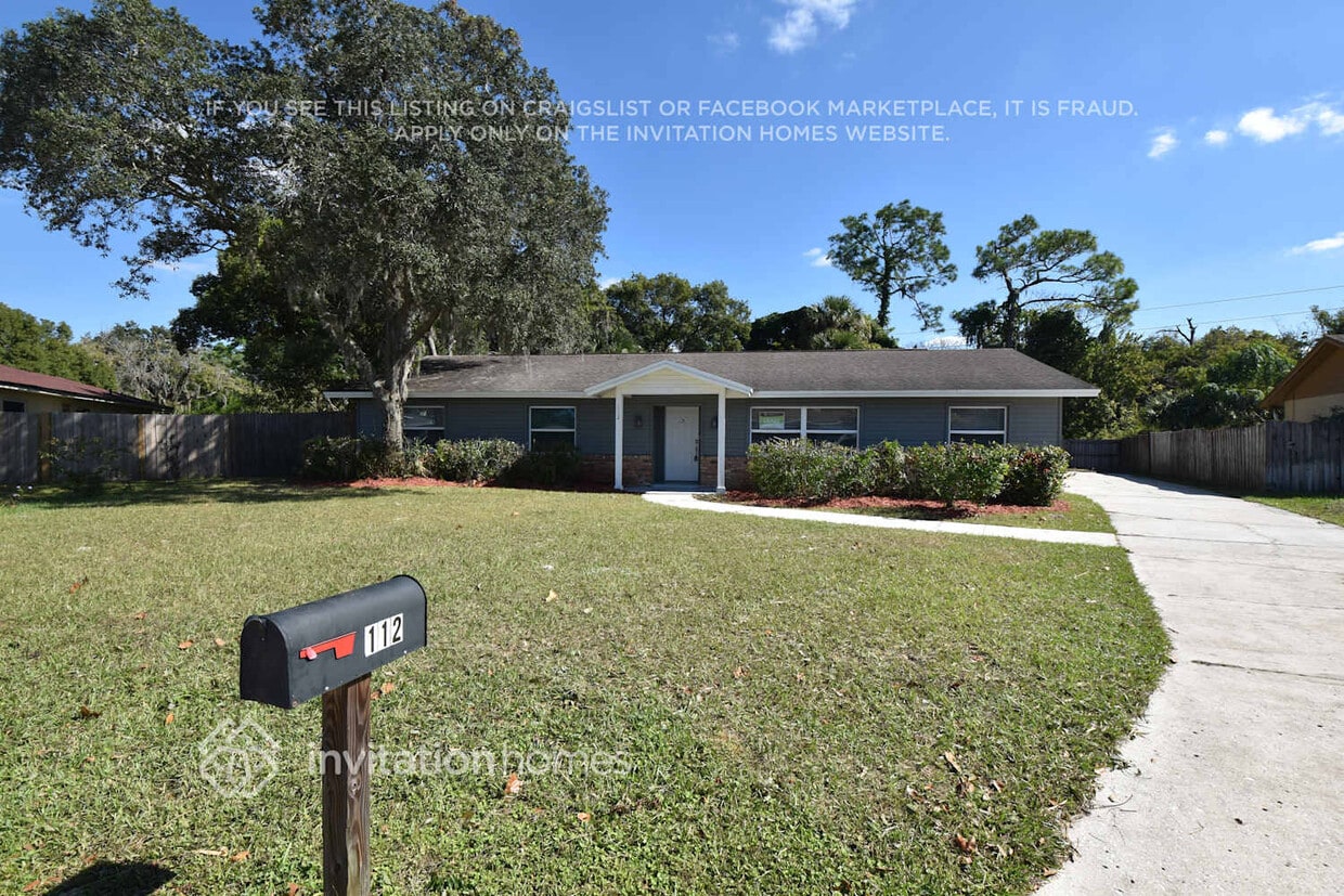 Primary Photo - 112 Cottesmore Cir W