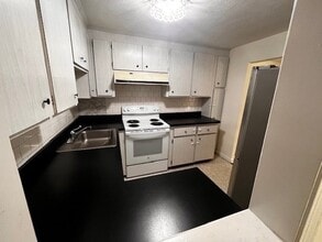 Building Photo - 11 Cass St