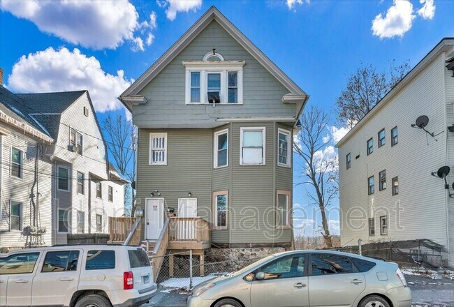 Building Photo - 28 Walnut Ave
