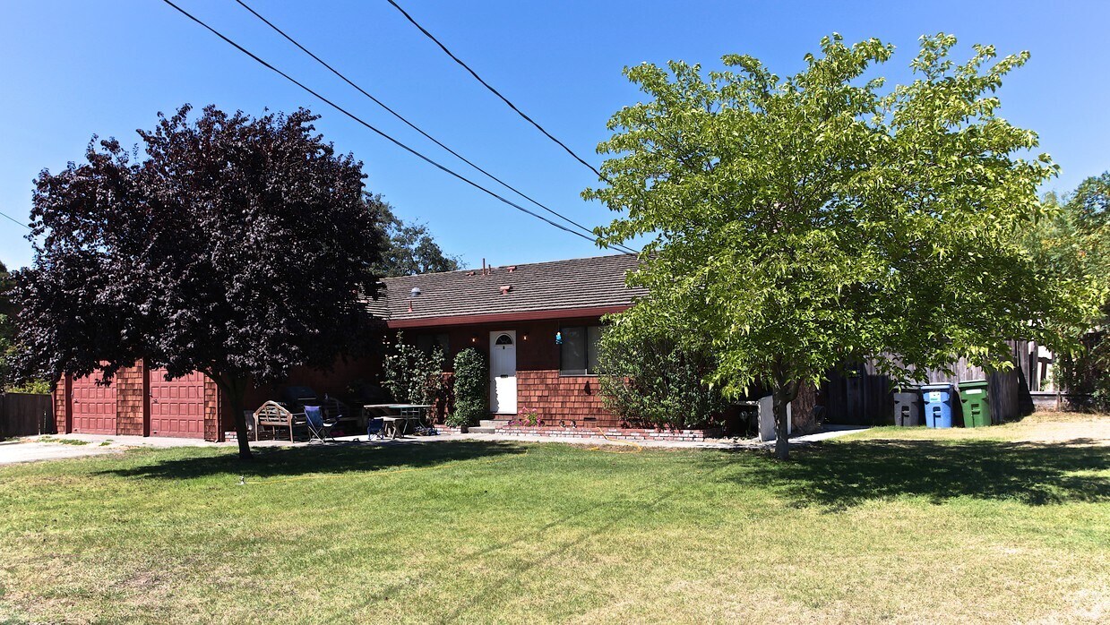 Primary Photo - 8719 Windsor Rd
