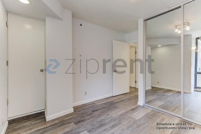 Building Photo - 900 Bush St