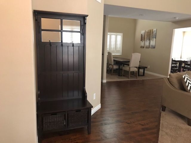 Building Photo - Beautiful modern 3BR/2.5 BA in Summerlin