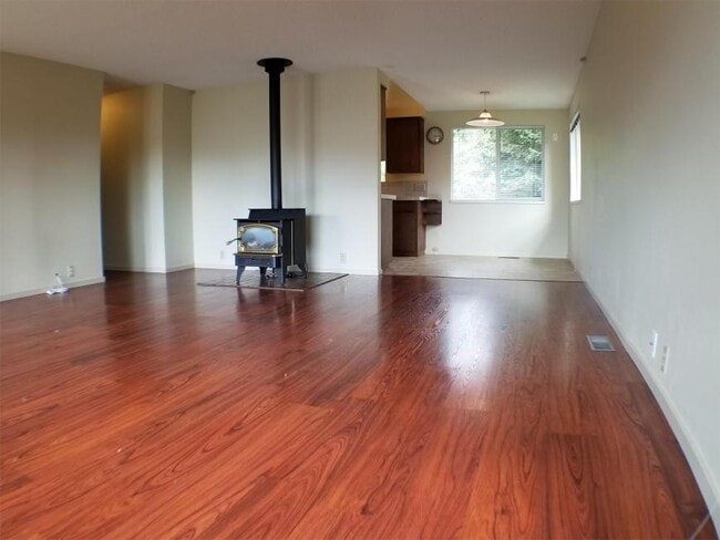 Photo - 3 bedroom in Bellevue WA 98006 House