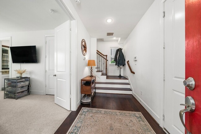 Foto del edificio - 816 Ennis St