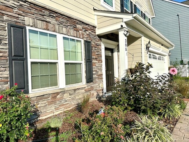 Building Photo - 308 Placid Dr