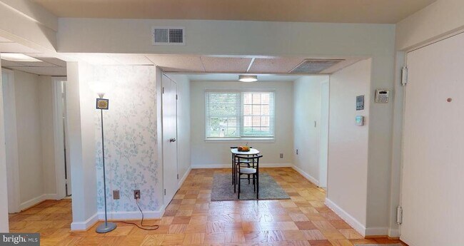 Building Photo - 6620 Boulevard View