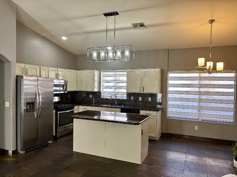 Foto principal - 15061 S Harry Truman Pl