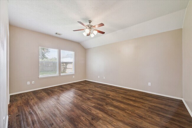 Foto del edificio - 6830 Arbor Hollow Ln
