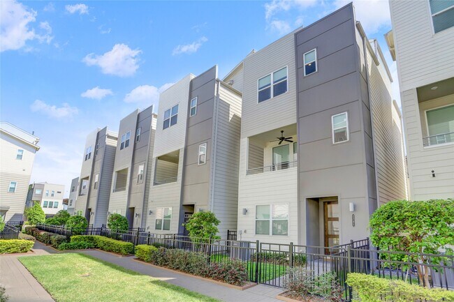 Foto del edificio - 2781 Clinton Dr