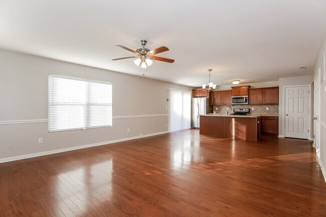 Foto del edificio - 1005 Joselynn Drive