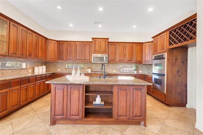 Building Photo - 4004 Buckhaven Cove