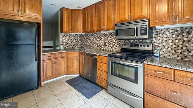 Building Photo - 7 Pinehurst Ct