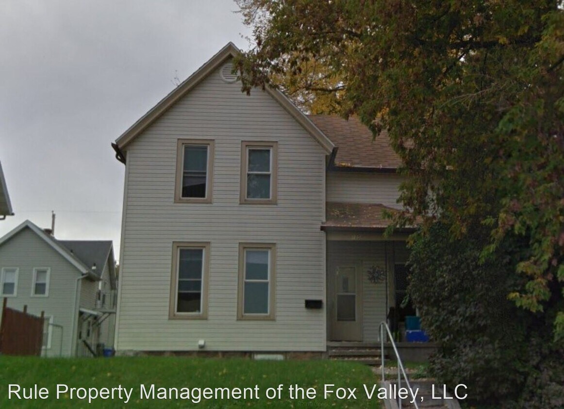 105 W 4th St, Kaukauna, WI 54130 House Rental in Kaukauna, WI