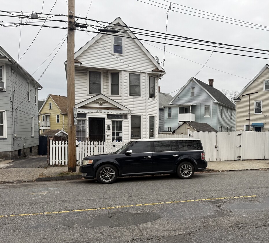 Building Photo - 412 Dewey St