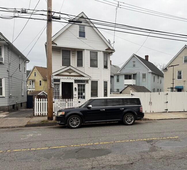 Building Photo - 412 Dewey St