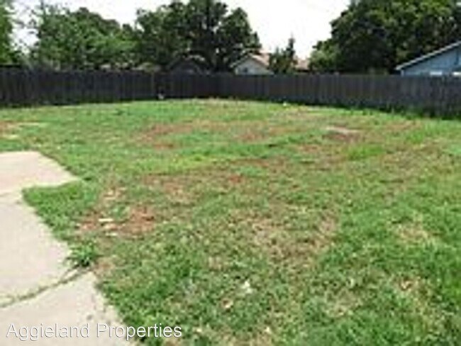 Foto del edificio - 3 br, 1.5 bath House - 3400 Judythe Ct