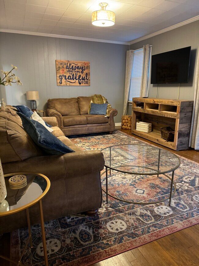Sala de estar - 1104 Kenwood Ave