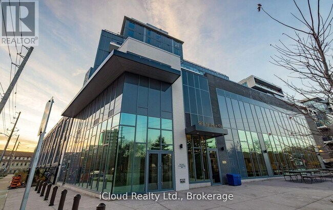 Photo du bâtiment - 93 Arthur St S