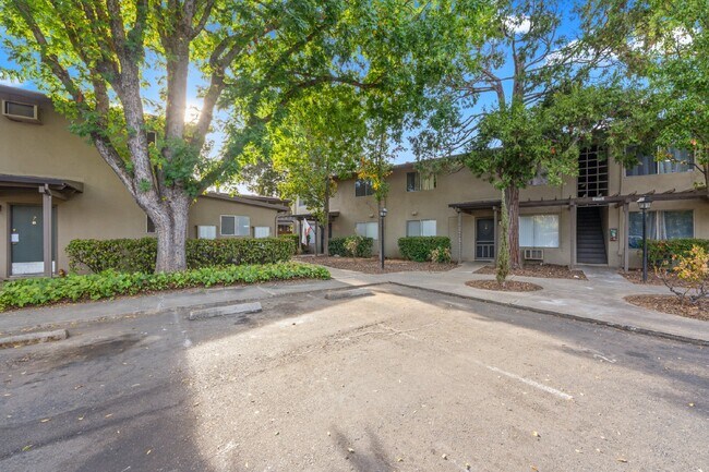 Building Photo - Charming 2-Bedroom Unit  in Rancho Cordova