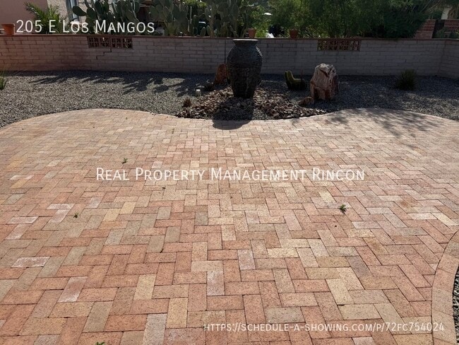 Building Photo - 205 E Los Mangos