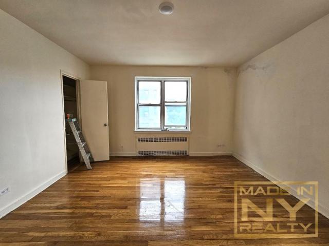 Building Photo - 2 bedroom in KEW GARDENS NY 11415