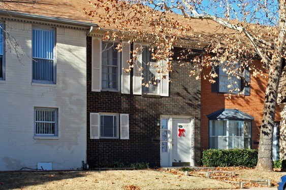Windsor Village Apartments Oklahoma City Ok Apartments Com