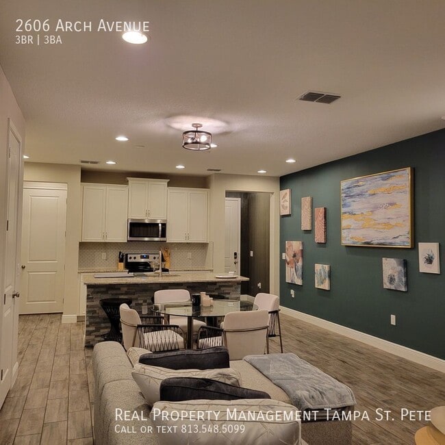 Building Photo - LUXURIOUS OLDSMAR TOWNHOUSE