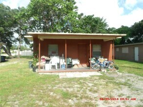 Building Photo - 805 NW 15th Ave
