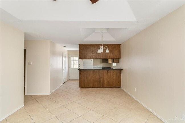 Building Photo - 14 Lacywood