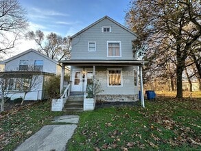 Building Photo - 98 E Van Buren St