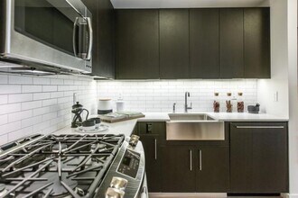 Building Photo - 535 West 43rd St