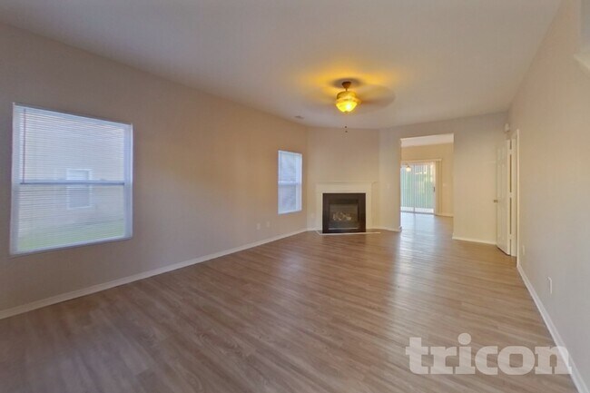 Foto del edificio - 8446 Ainsworth St